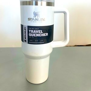 Stanley, 40 ounce quencher cup. New- pearlescent frost.